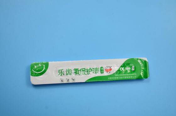 Одноразовая упаковка 0,5г Фторированный натриевый лак Необходимое стоматологическое лечение для целой жизни здоровья полости рта с Ce